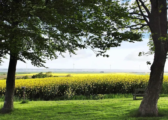 14 Person In Logstor-by Traum Nyaraló