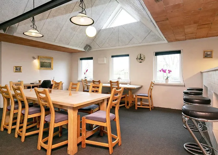 14 Person In Logstor-by Traum Nyaraló *