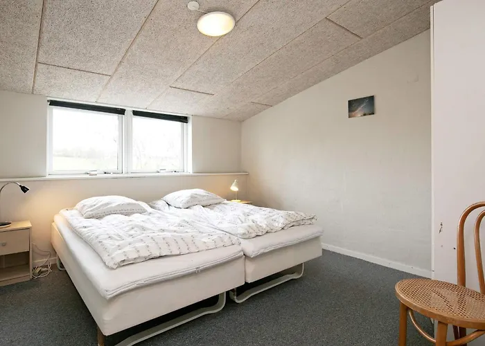 14 Person In Logstor-by Traum Nyaraló