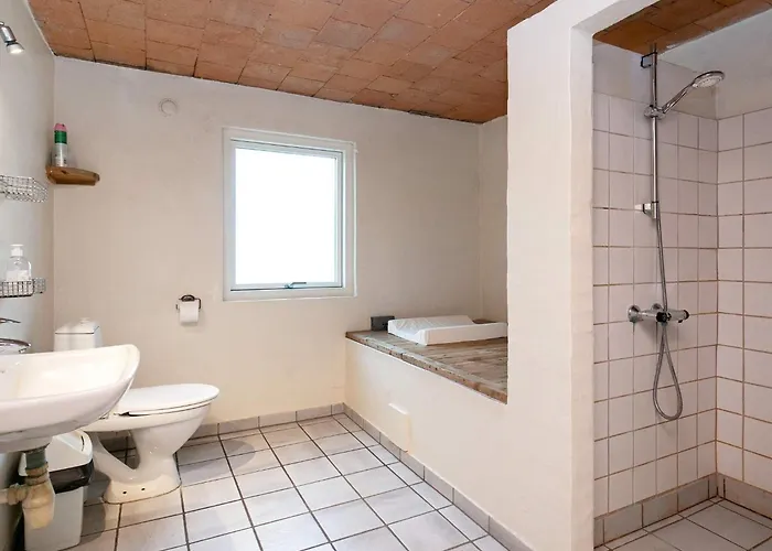 14 Person In Logstor-by Traum